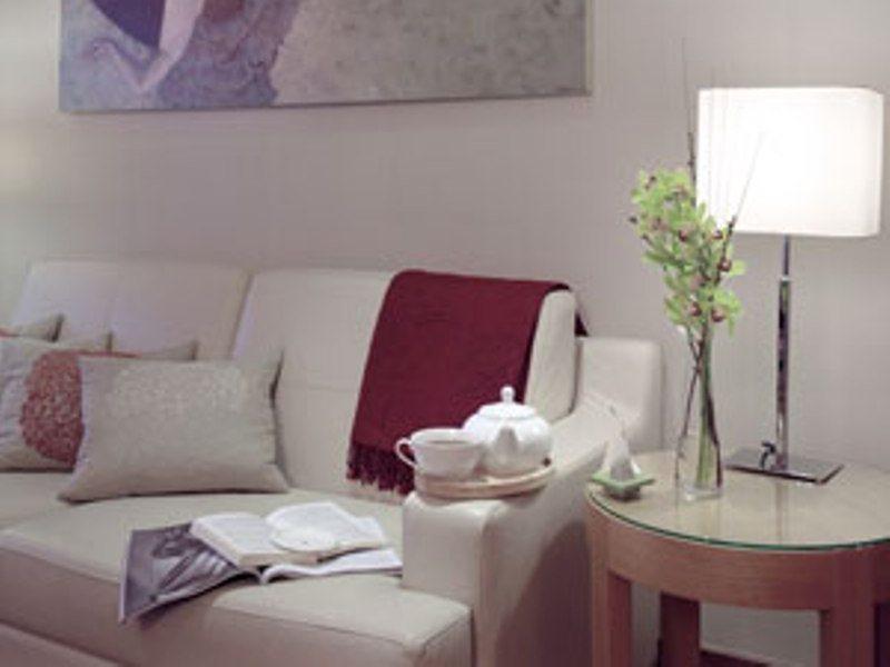 Plaza On The River London Exterior photo A living room at the hotel