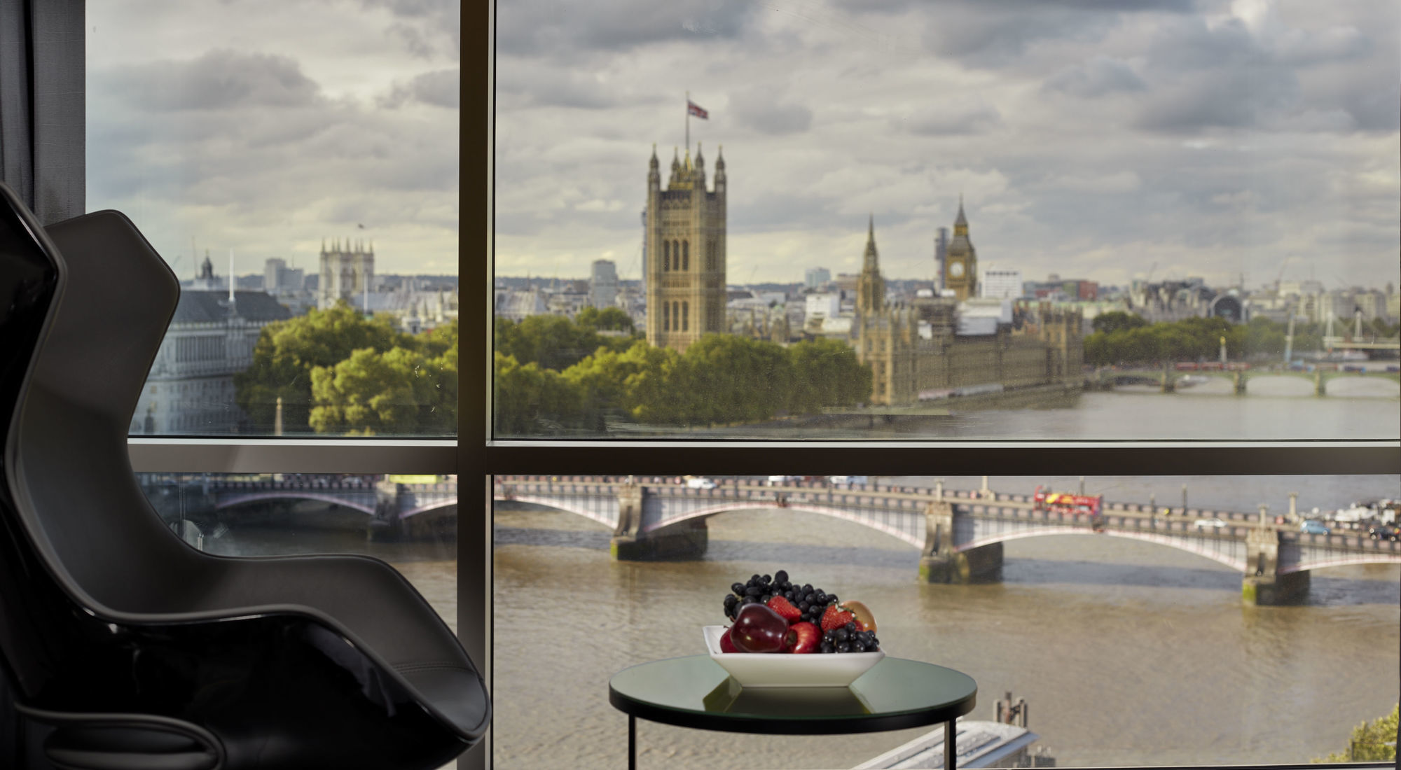 Plaza On The River London Interior photo View from a room